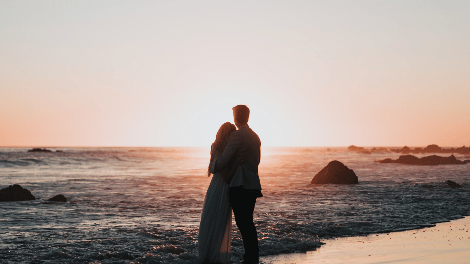 7 Easy Ways to Save On Your Honeymoon