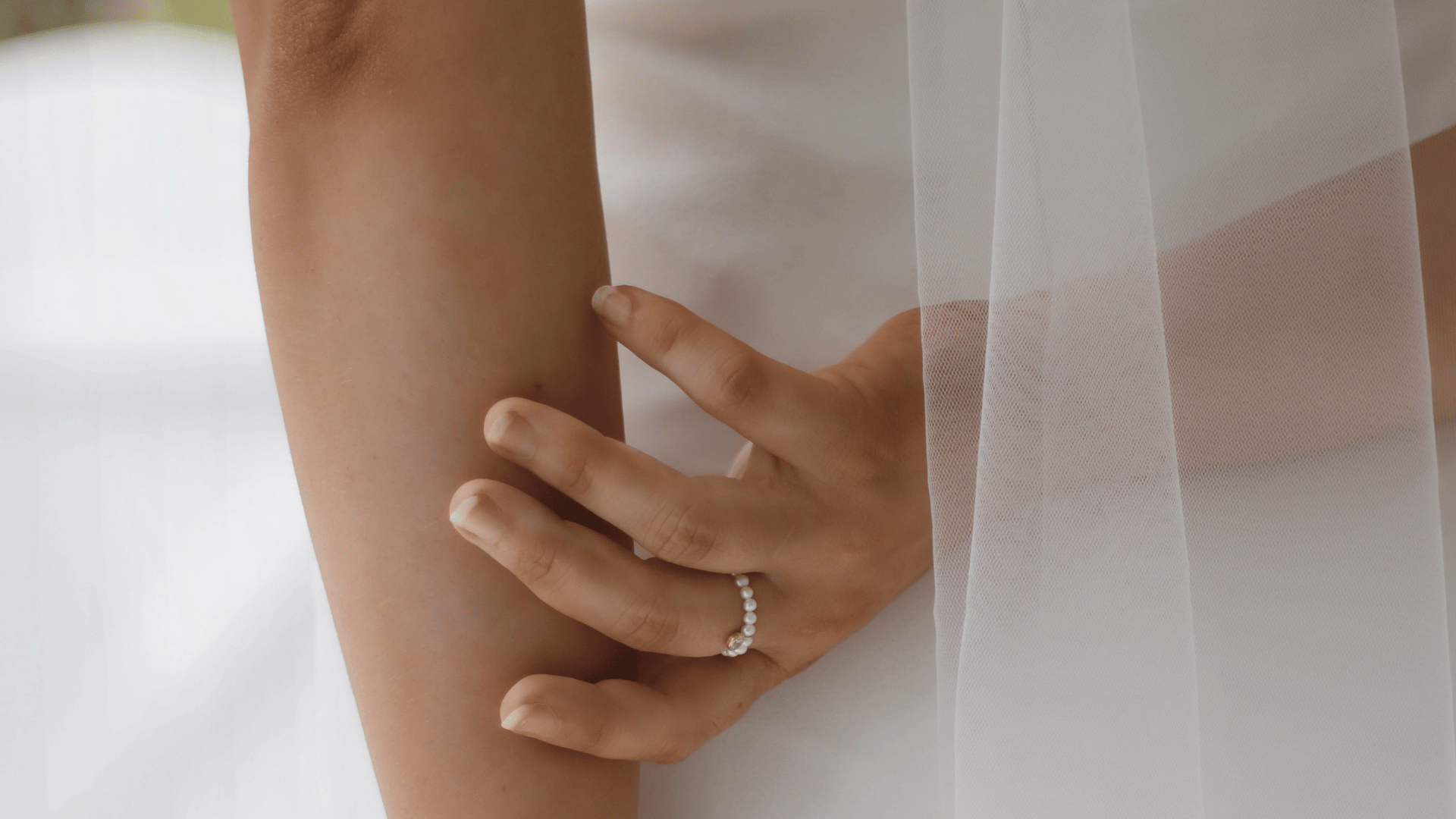 New Collection Alert: Ready To Wear Simple, Chic, And Trendy Wedding Gowns