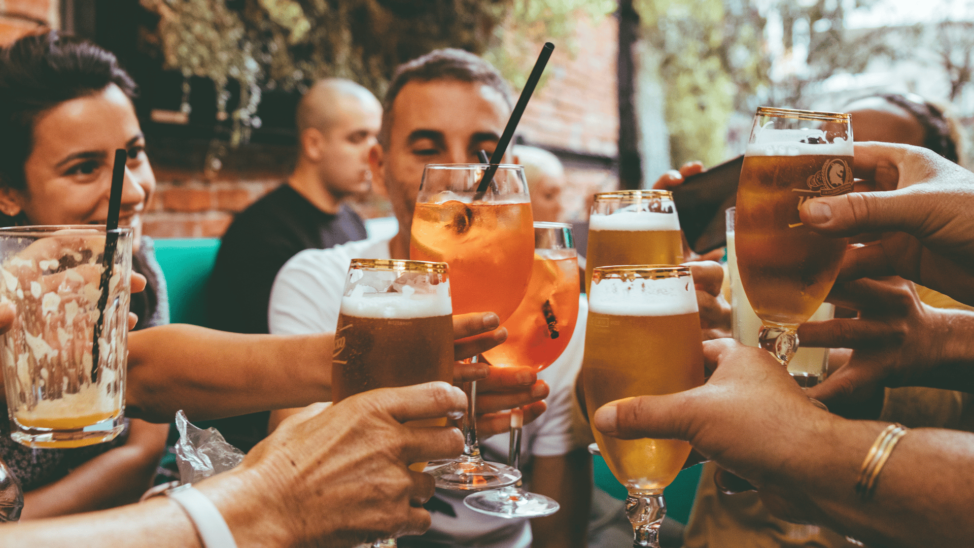 How to Set Up a DIY Bar for Your Big Day