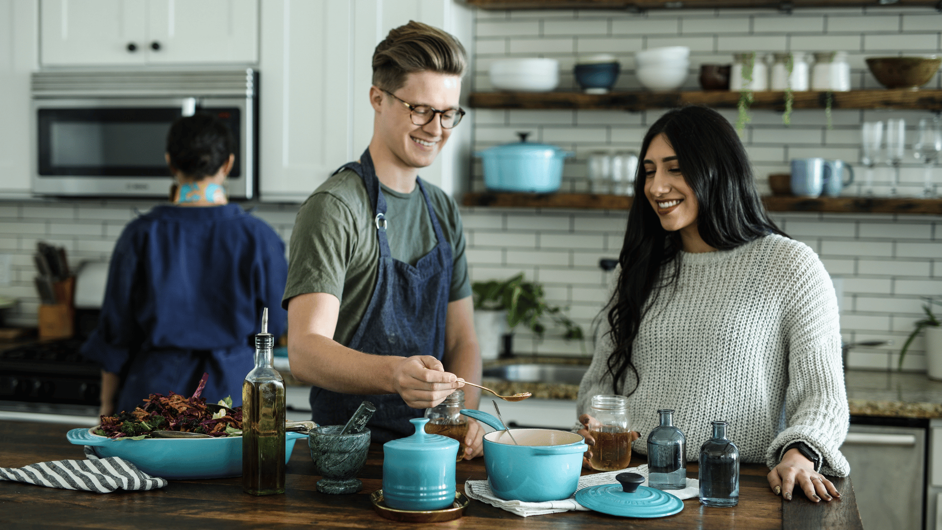 7 Ways to Win Over Your In-Laws This Holiday Season