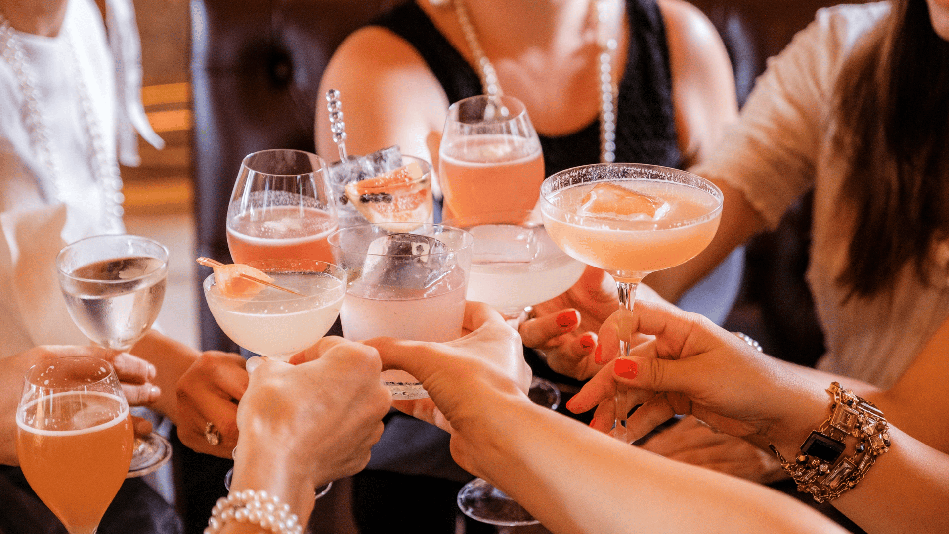 8 Fall Cocktails to Serve at Friendsgiving