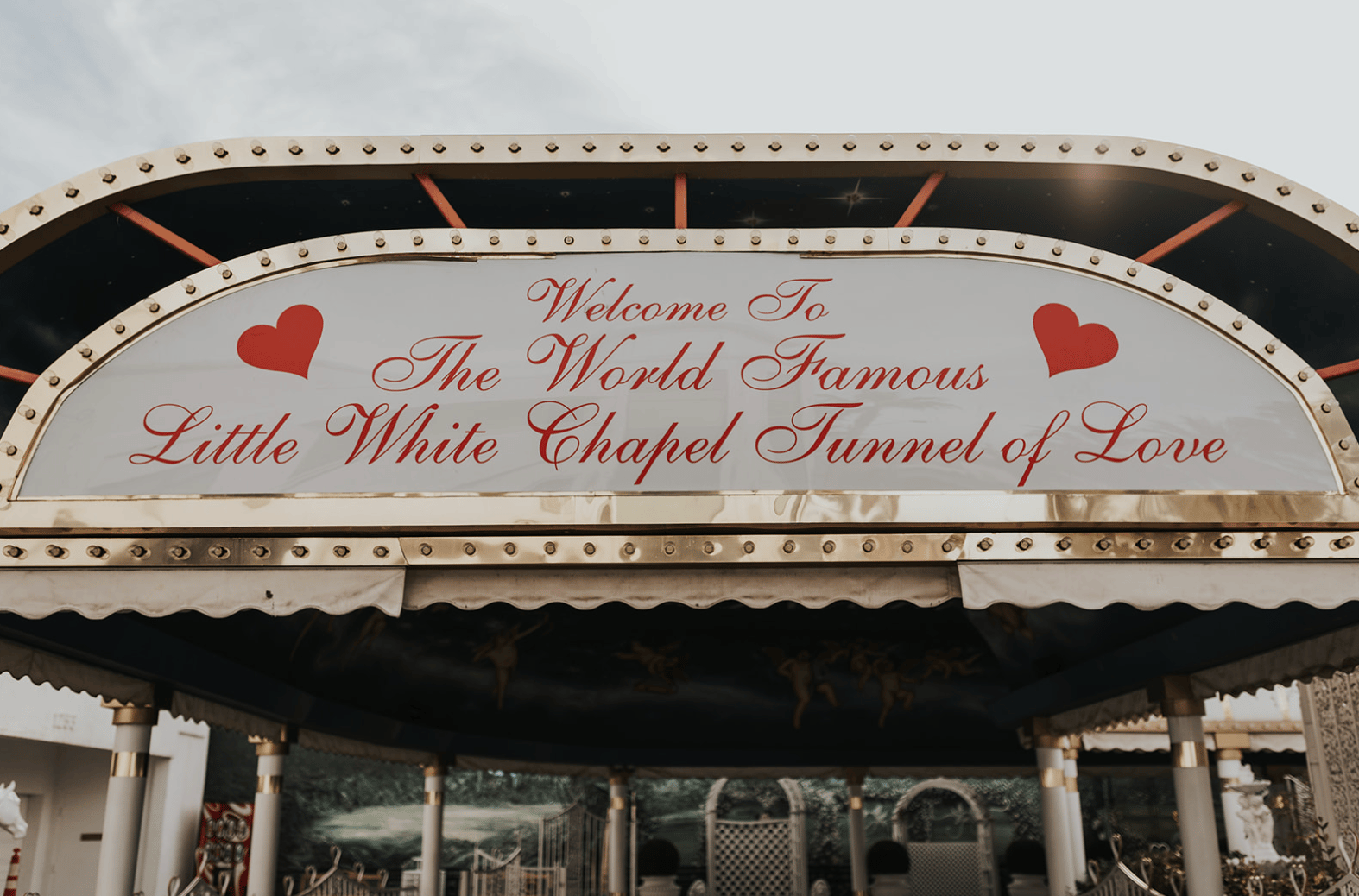 A Modern Las Vegas Wedding at The Little White Wedding Chapel 16