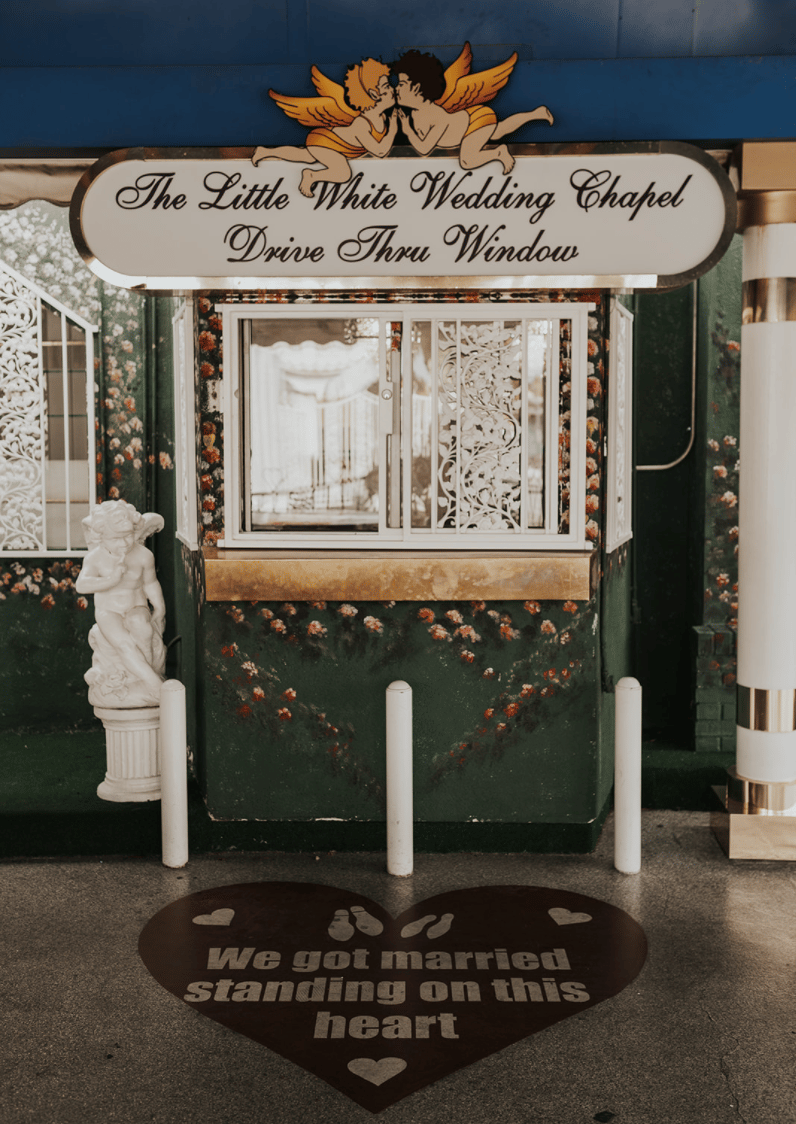 A Modern Las Vegas Wedding at The Little White Wedding Chapel 11