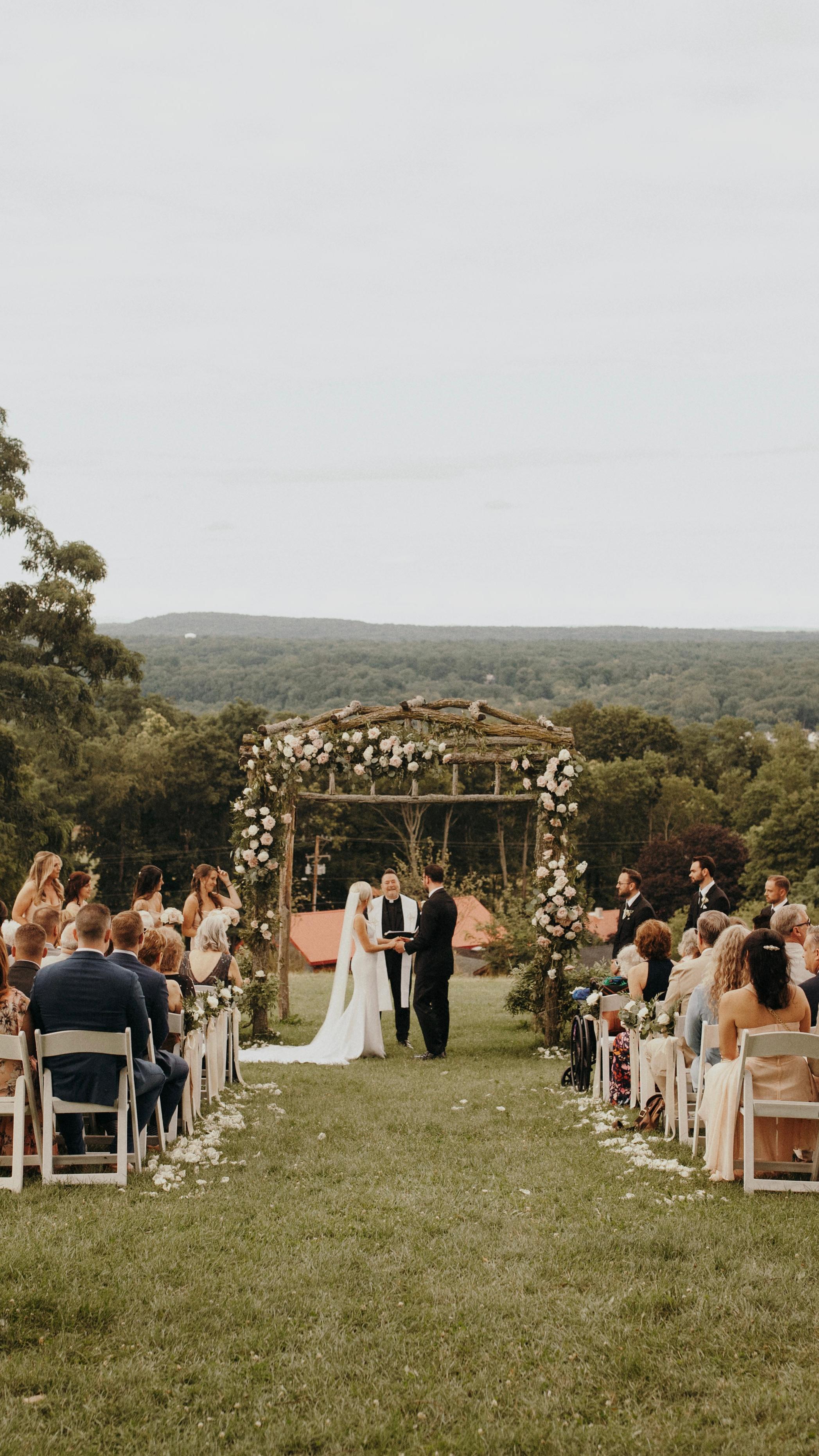 A Classic Summer Wedding at Red Maple Vineyards 4