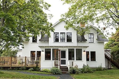 Brooklin Inn