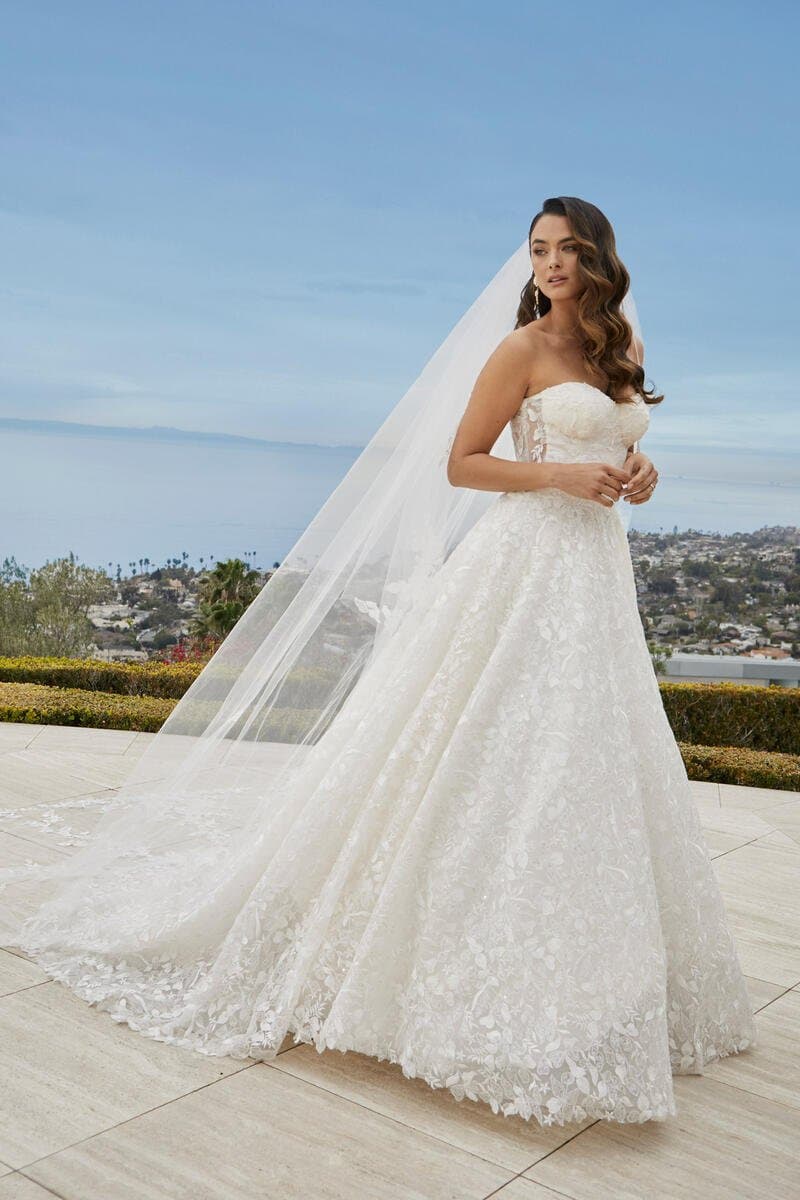 Renaissance Bridals and Prom portfolio 1