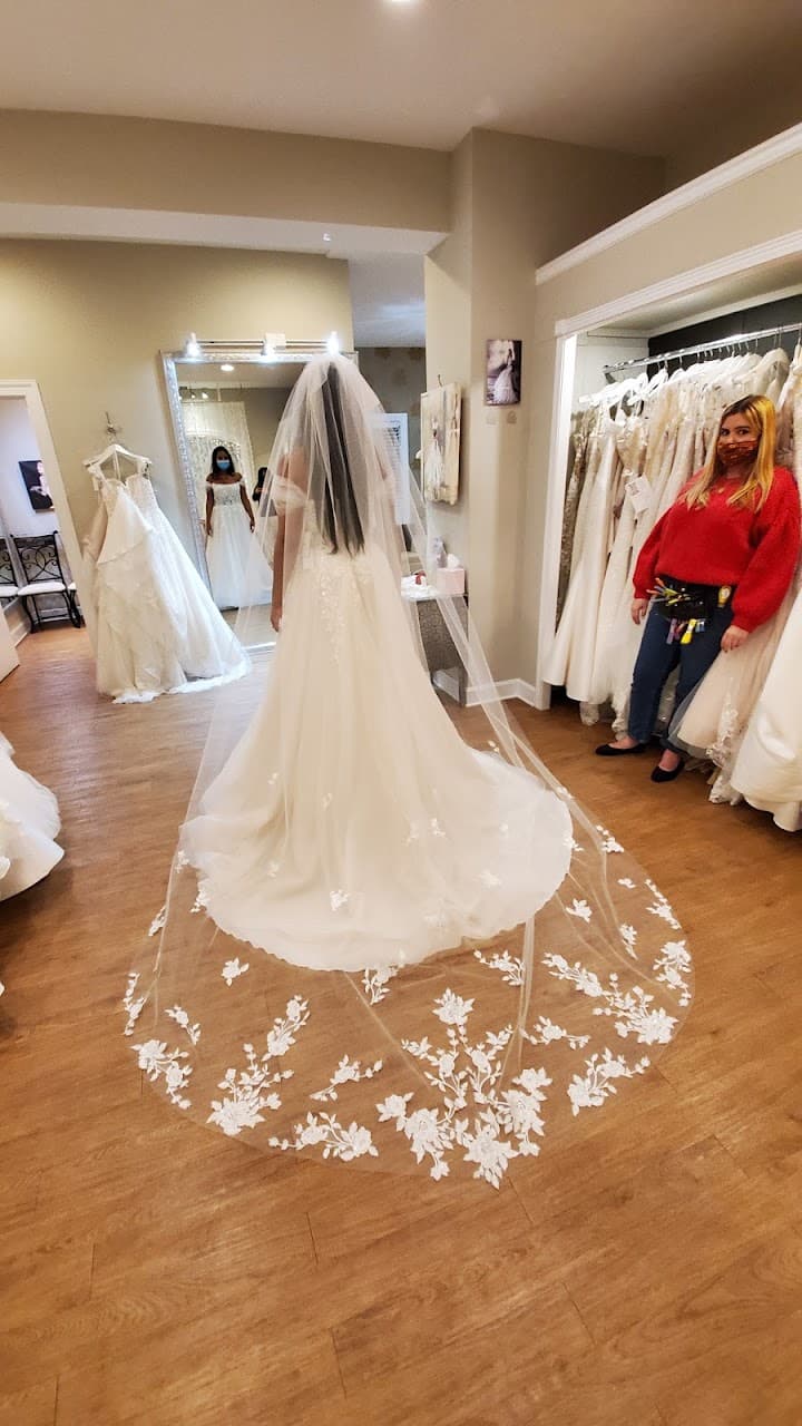 Ellie's Bridal Boutique portfolio 1