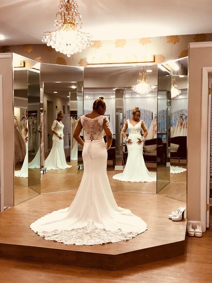 Ellie's Bridal Boutique portfolio 5