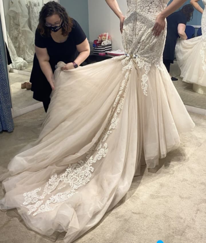 LuLu's Bridal Boutique portfolio 3