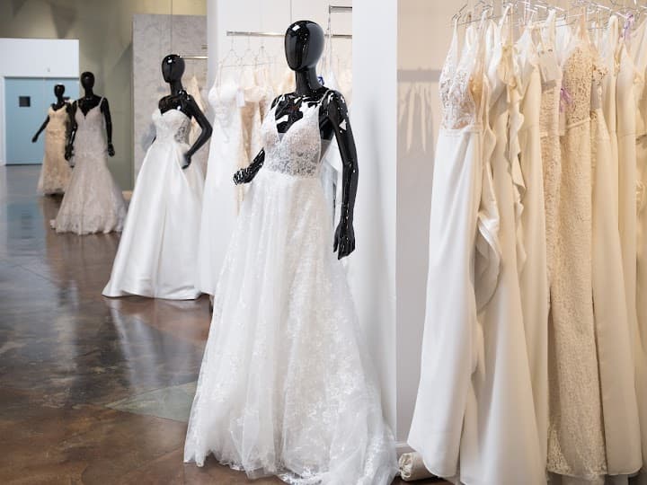 LuLu's Bridal Boutique portfolio 5