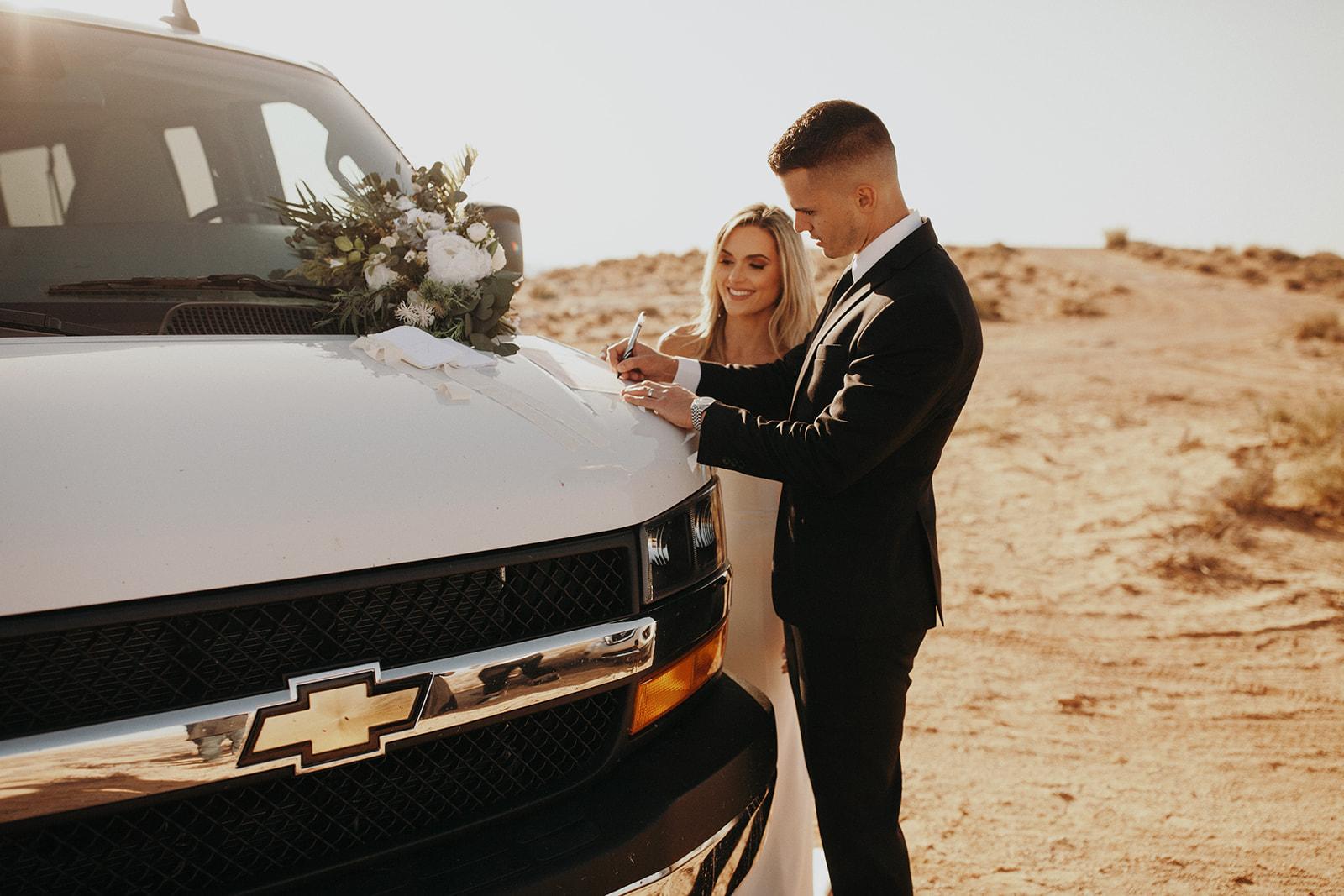 A Non-Traditional Spring Wedding at Lake Powell 16