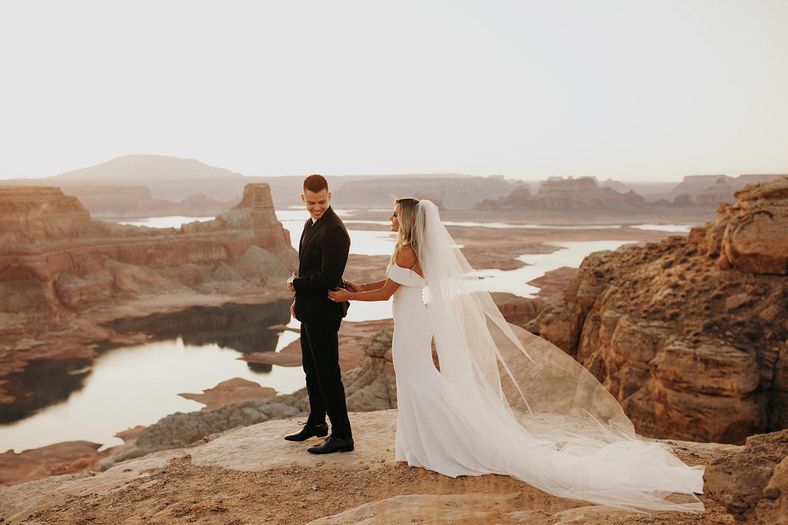 A Non-Traditional Spring Wedding at Lake Powell 8