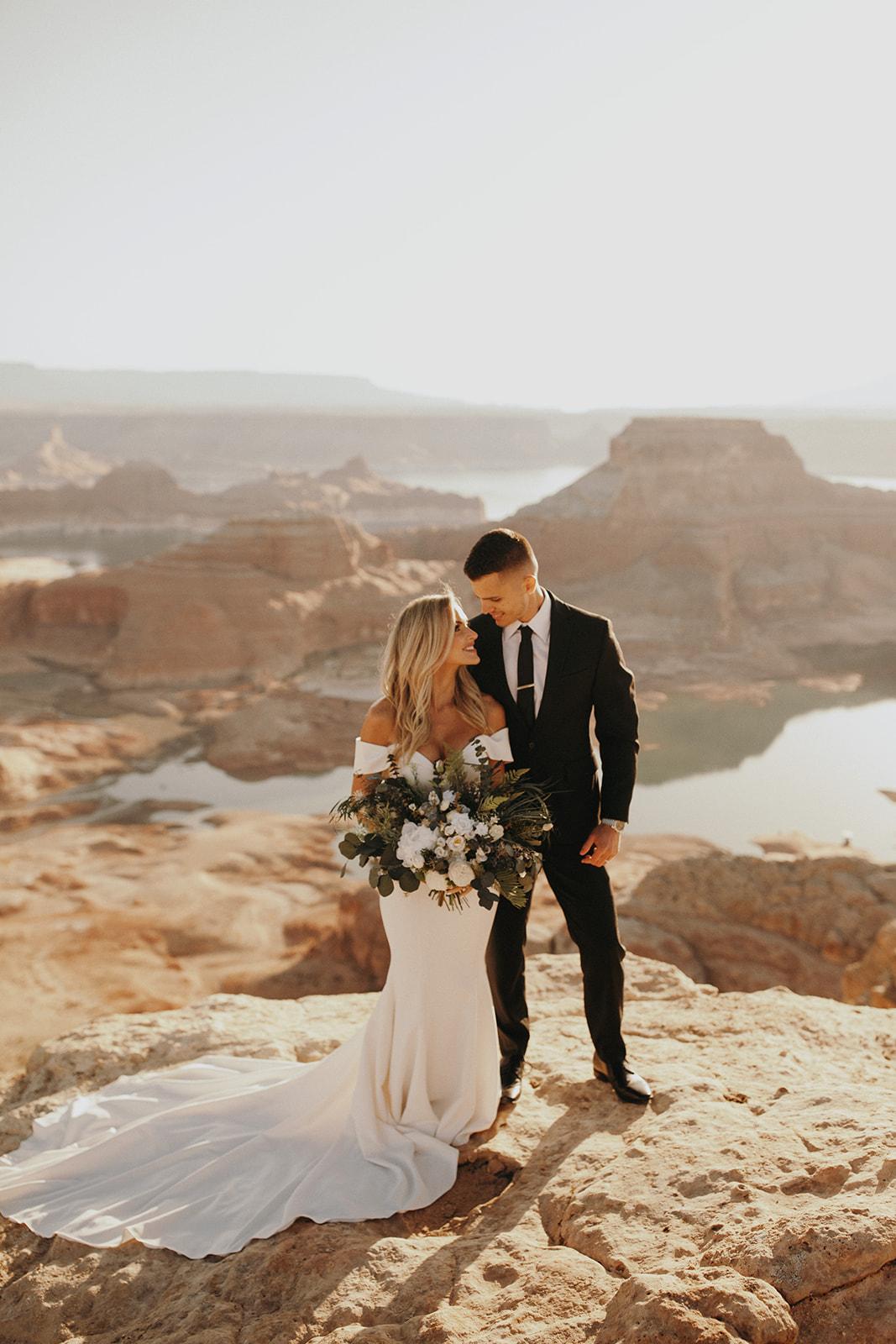 A Non-Traditional Spring Wedding at Lake Powell 14