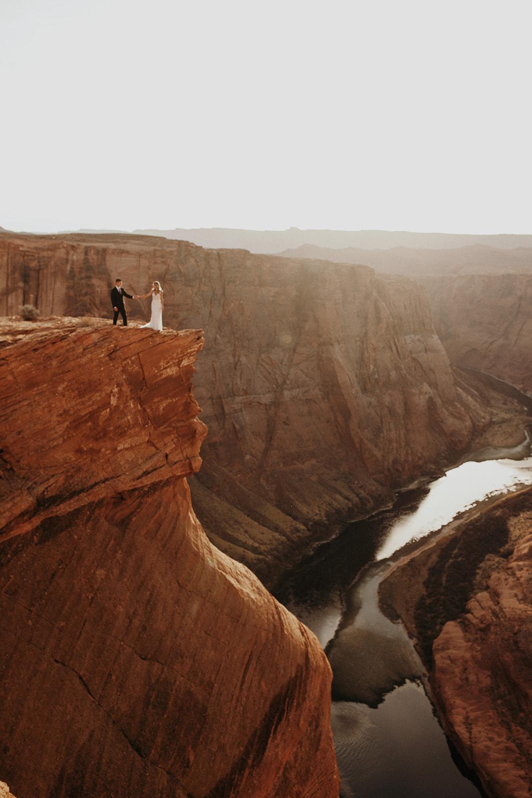 A Non-Traditional Spring Wedding at Lake Powell 11