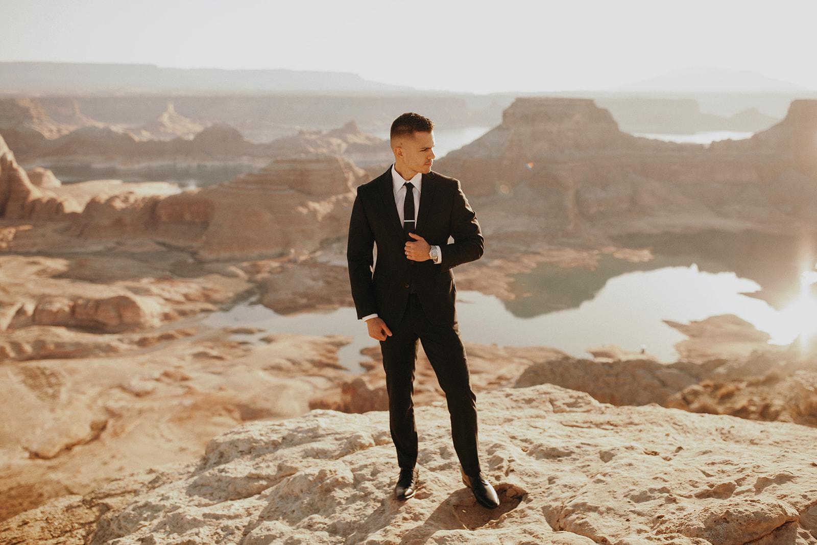 A Non-Traditional Spring Wedding at Lake Powell 15