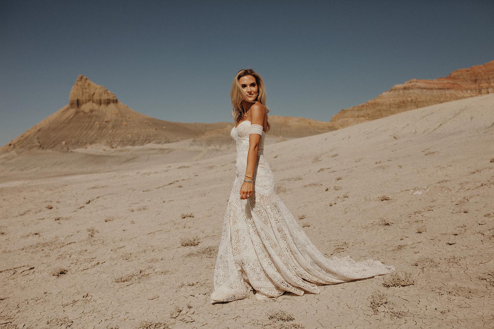 A Non-Traditional Spring Wedding at Lake Powell 25