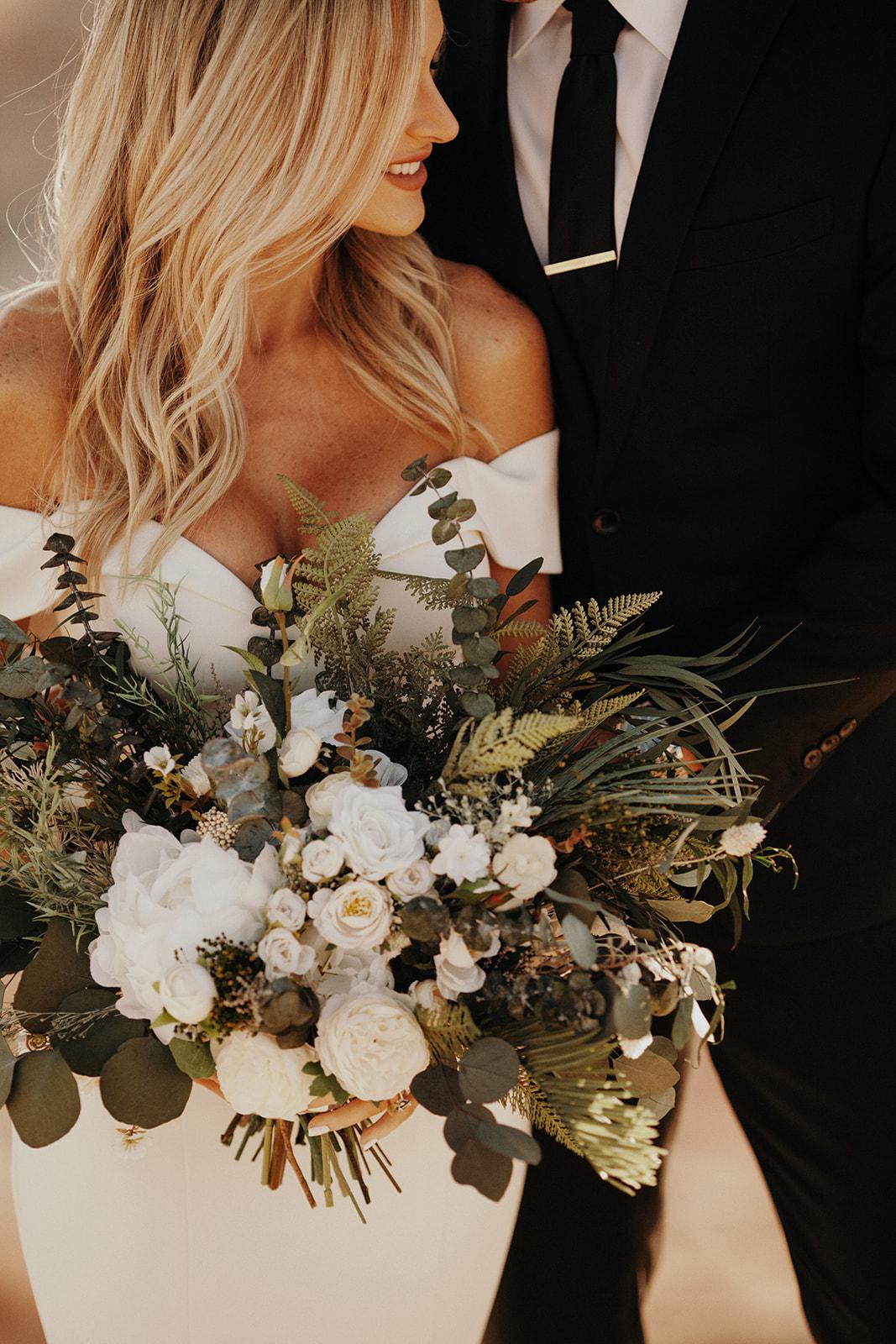 A Non-Traditional Spring Wedding at Lake Powell 38