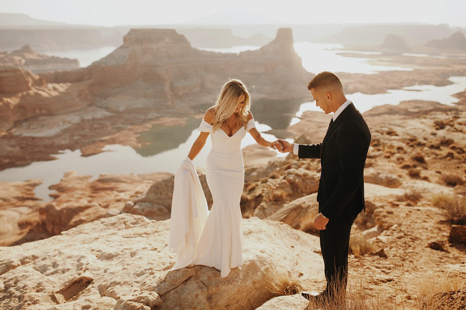 A Non-Traditional Spring Wedding at Lake Powell 26