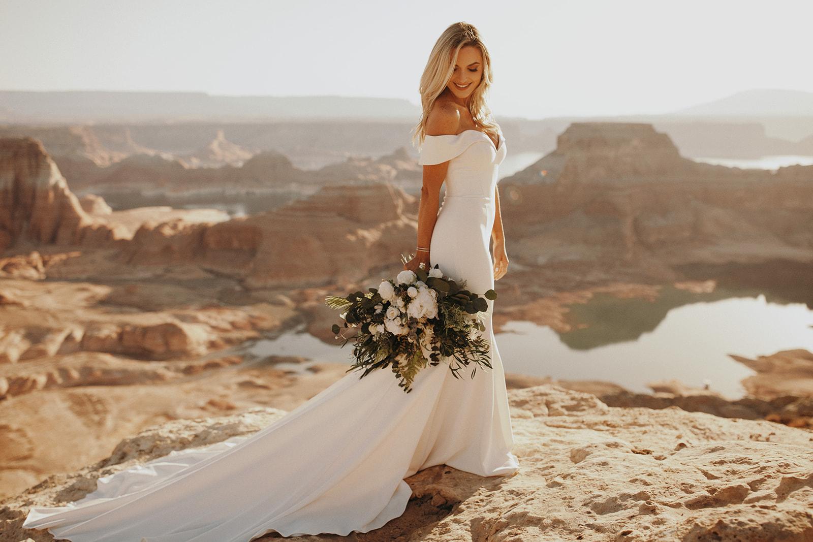 A Non-Traditional Spring Wedding at Lake Powell 12