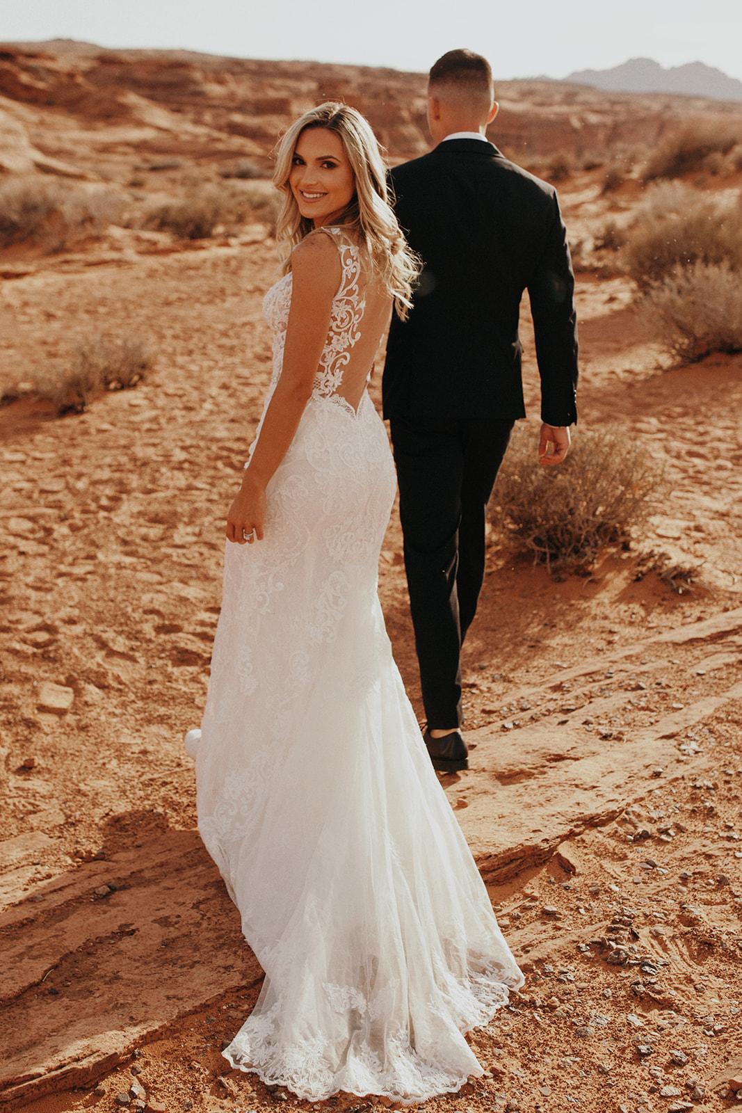 A Non-Traditional Spring Wedding at Lake Powell 47