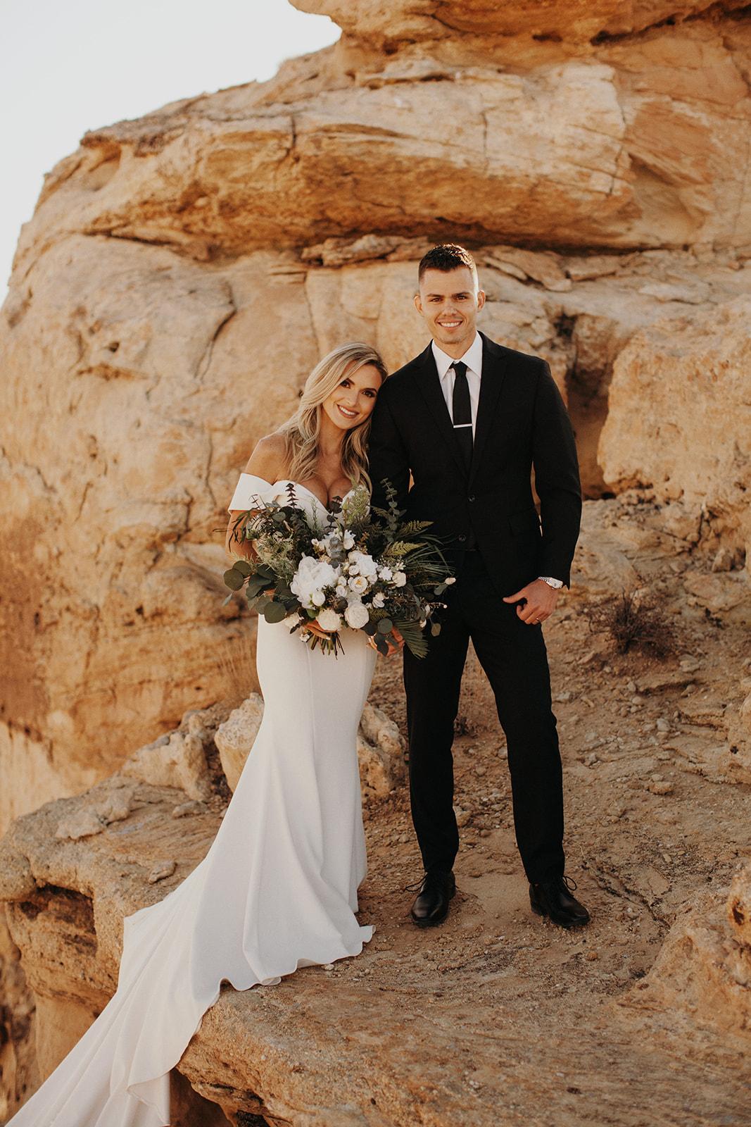 A Non-Traditional Spring Wedding at Lake Powell 42