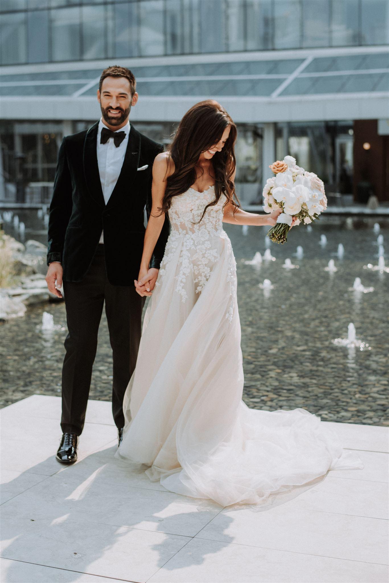 A Romantic Fall Wedding at the Brock House Restaurant 12
