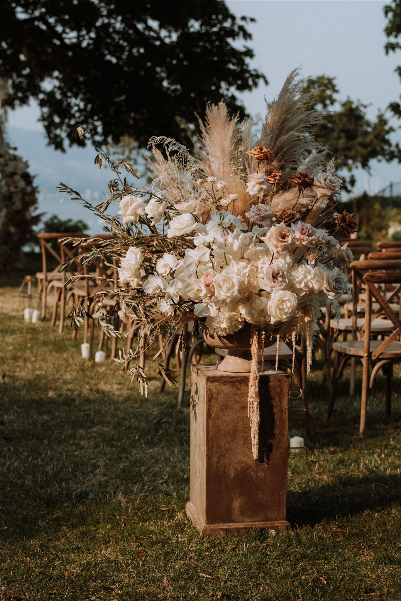 A Romantic Fall Wedding at the Brock House Restaurant 57