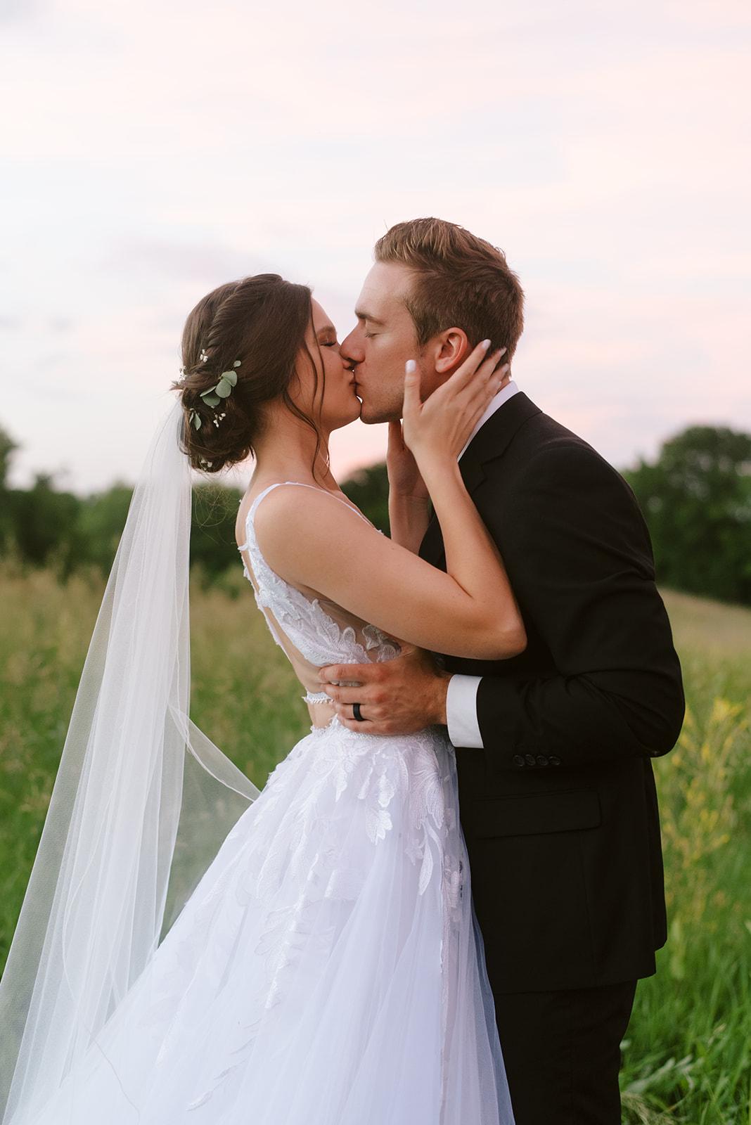 A Romantic Summer Wedding at White Iron Ridge