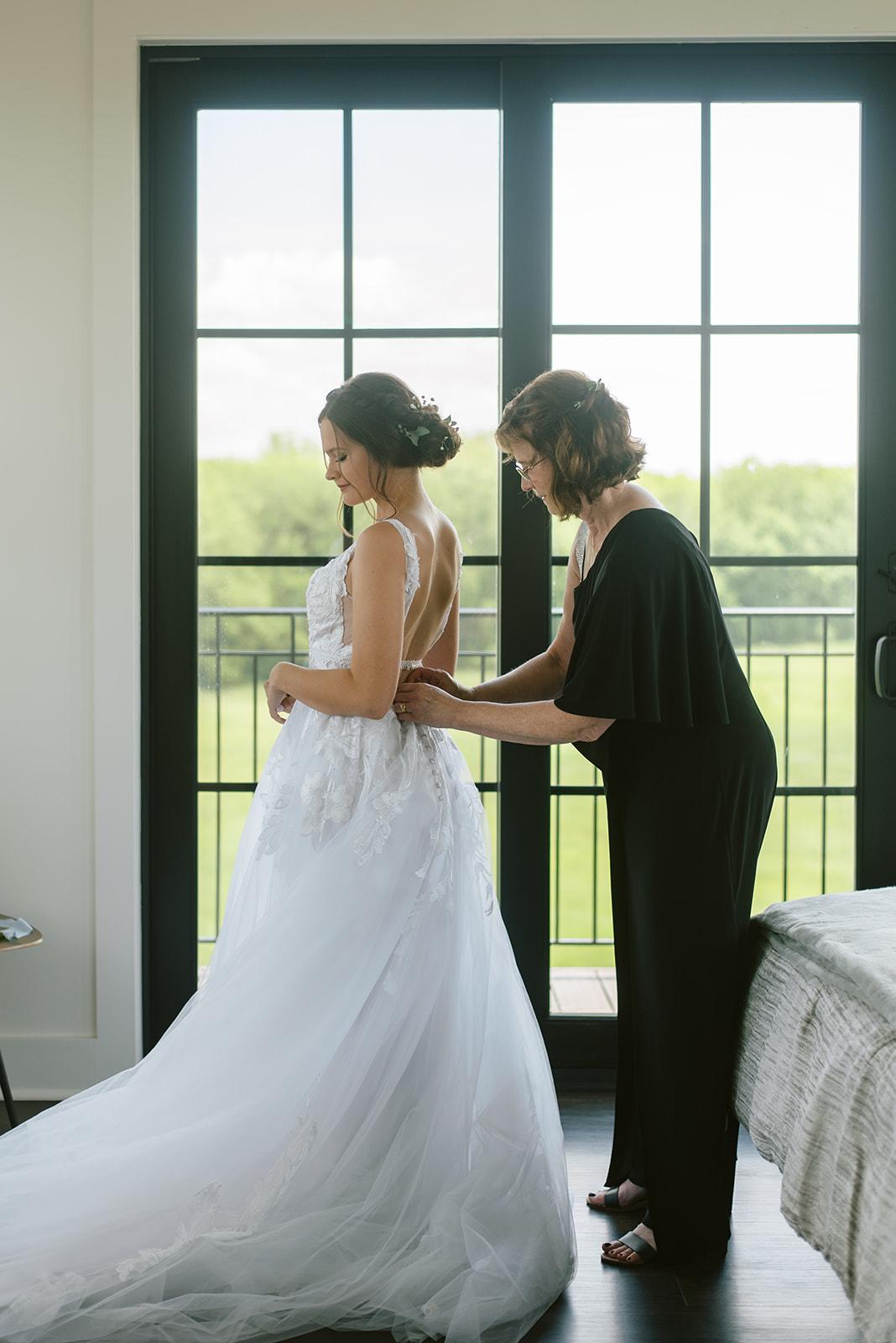 A Romantic Summer Wedding at White Iron Ridge 3
