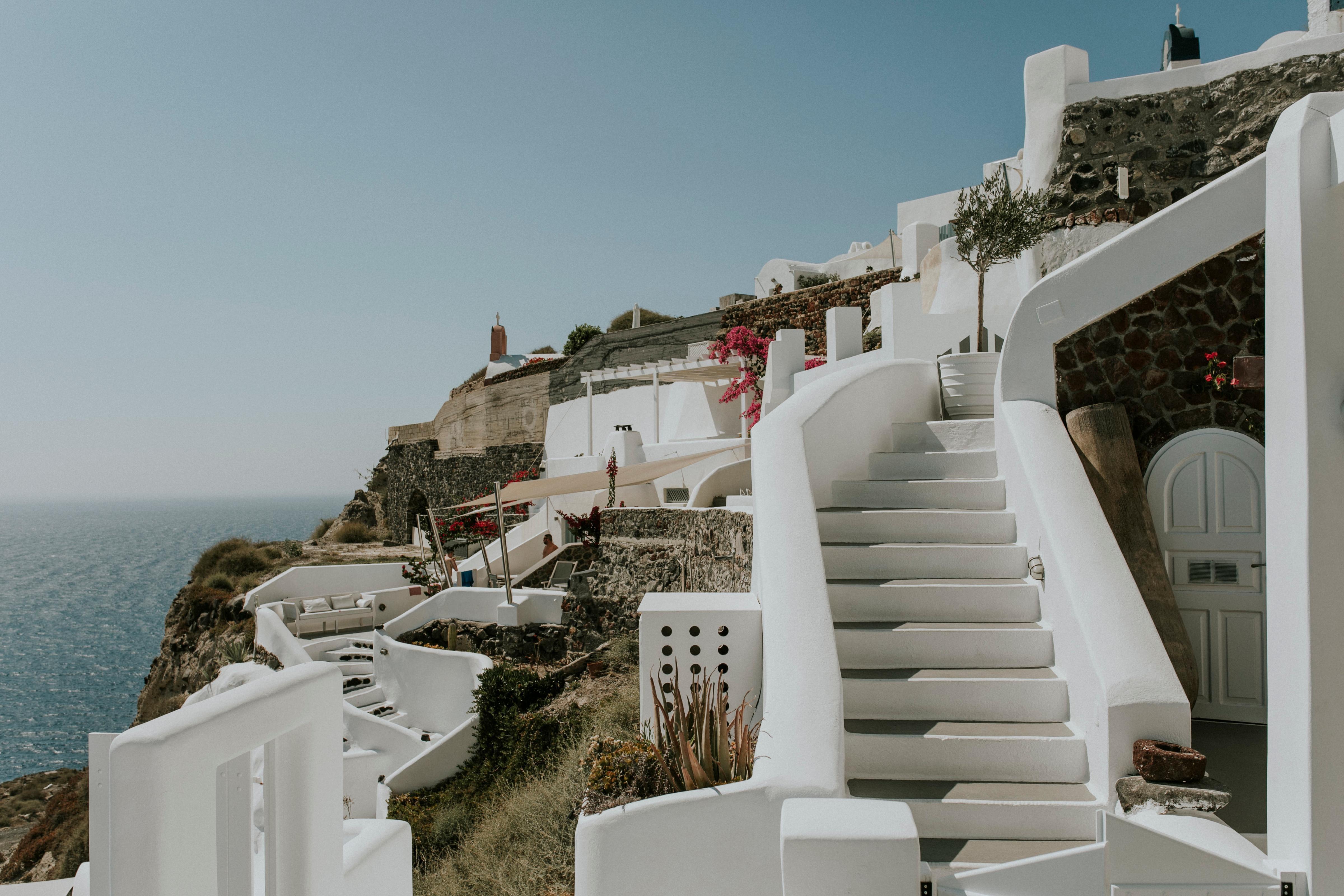 A Romantic Beach Wedding in Santorini 11