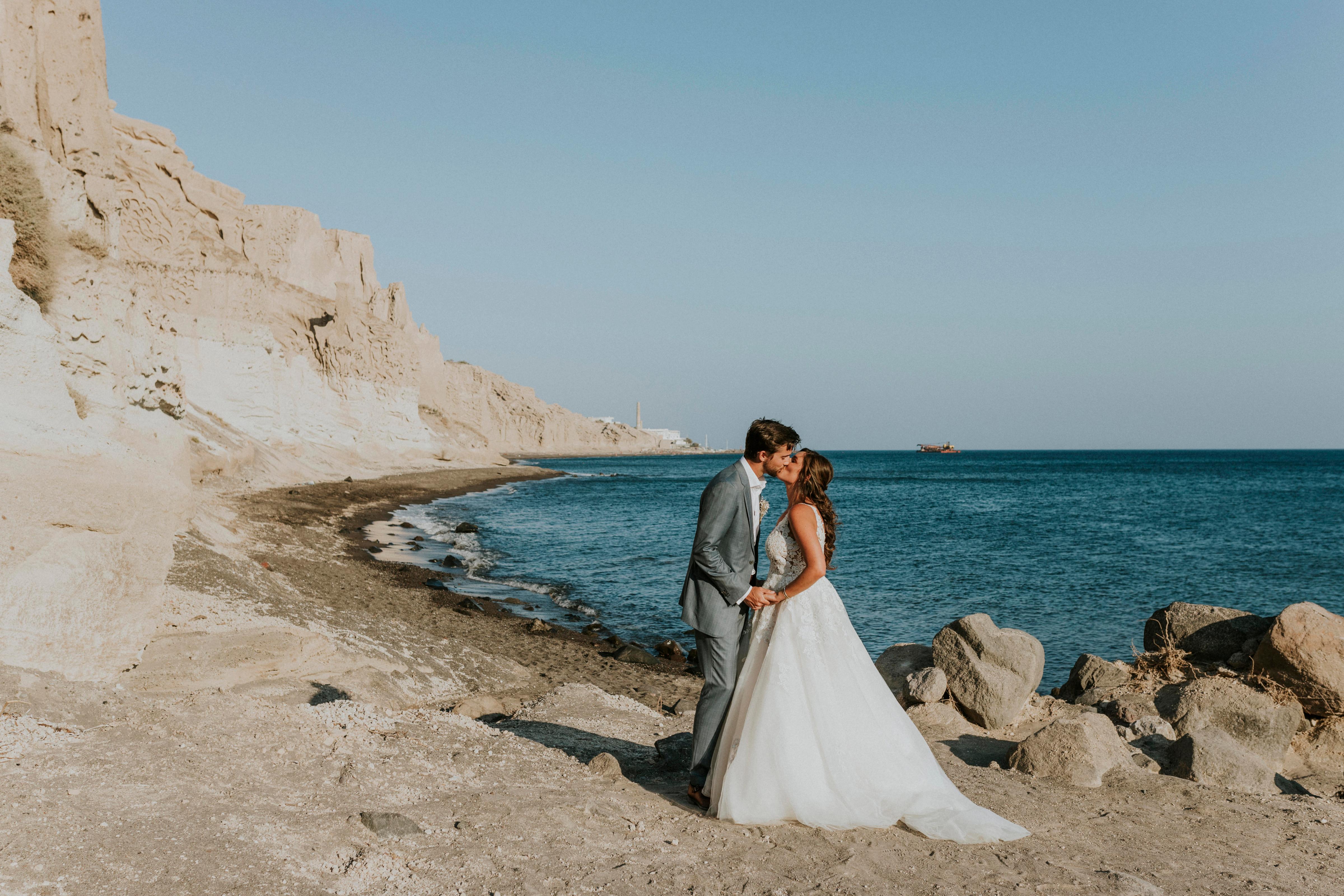 A Romantic Beach Wedding in Santorini 37