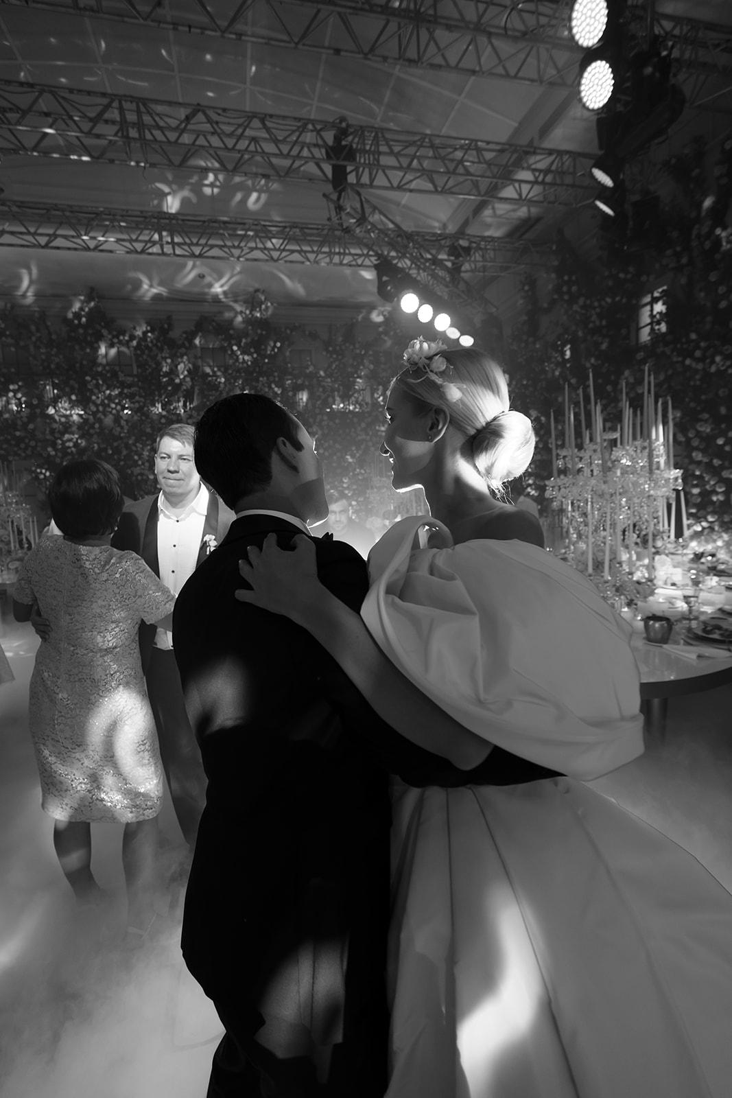 A Glamorous Fall Wedding at Moscow City Golf Club 15