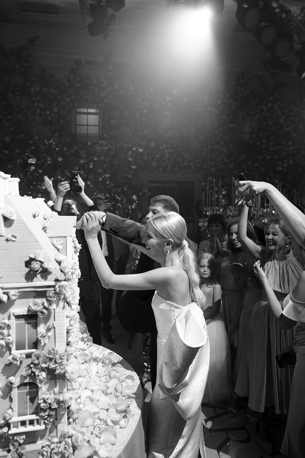 A Glamorous Fall Wedding at Moscow City Golf Club 17