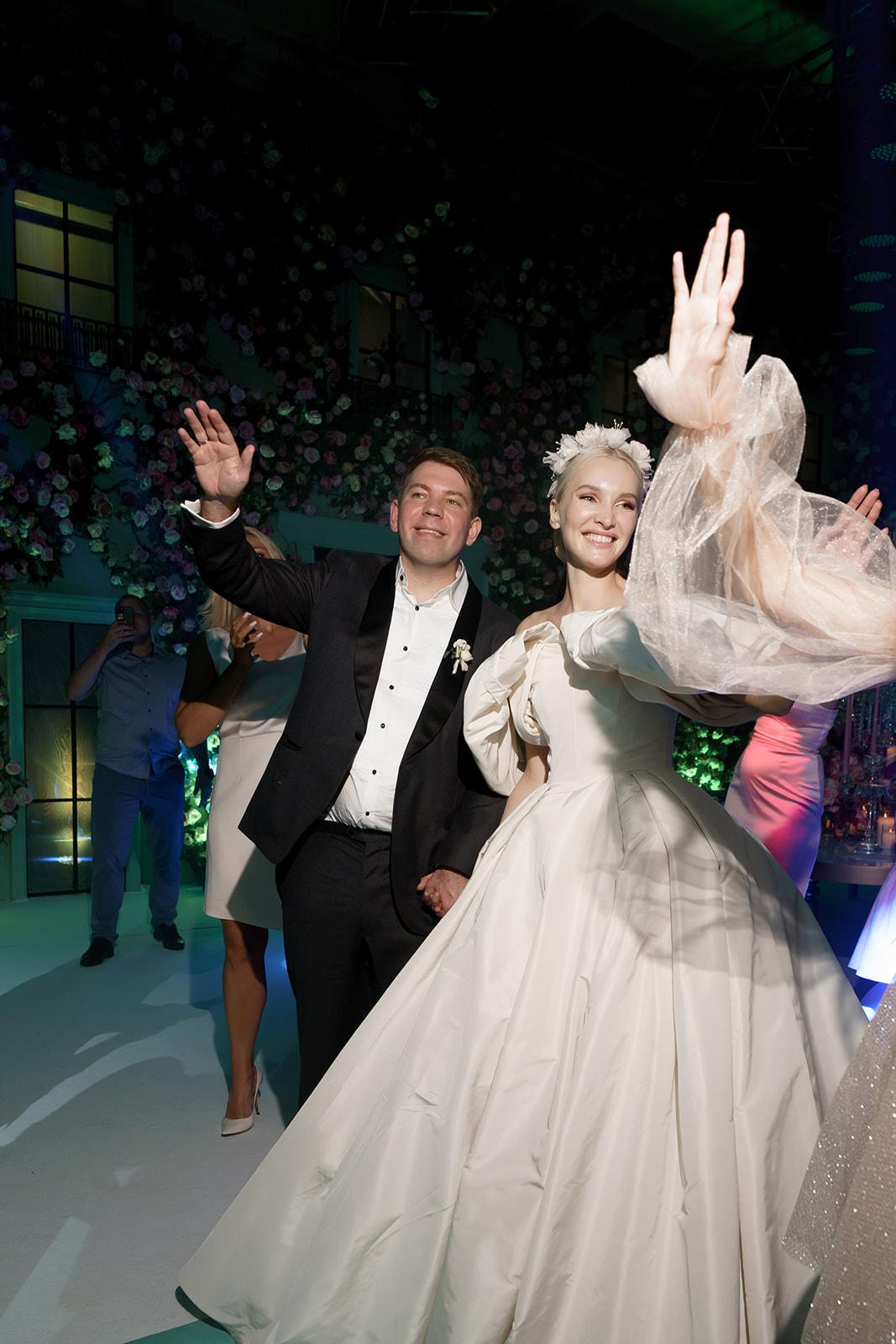 A Glamorous Fall Wedding at Moscow City Golf Club 23