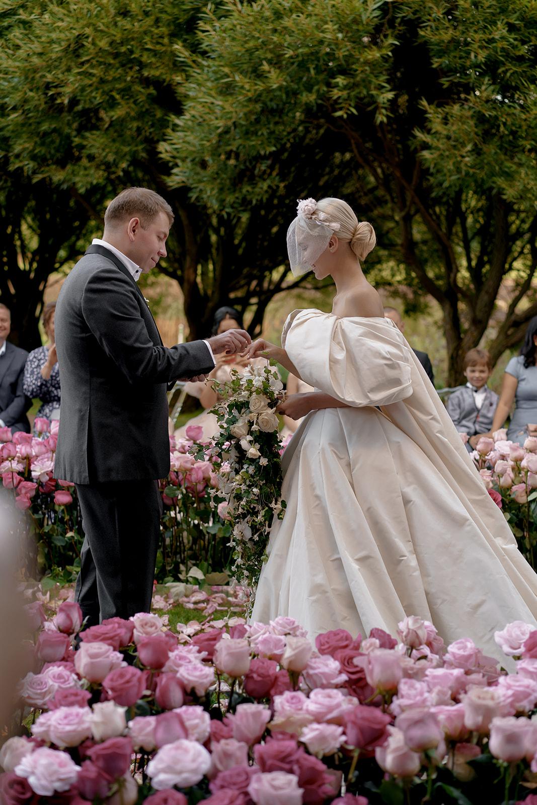 A Glamorous Fall Wedding at Moscow City Golf Club 43
