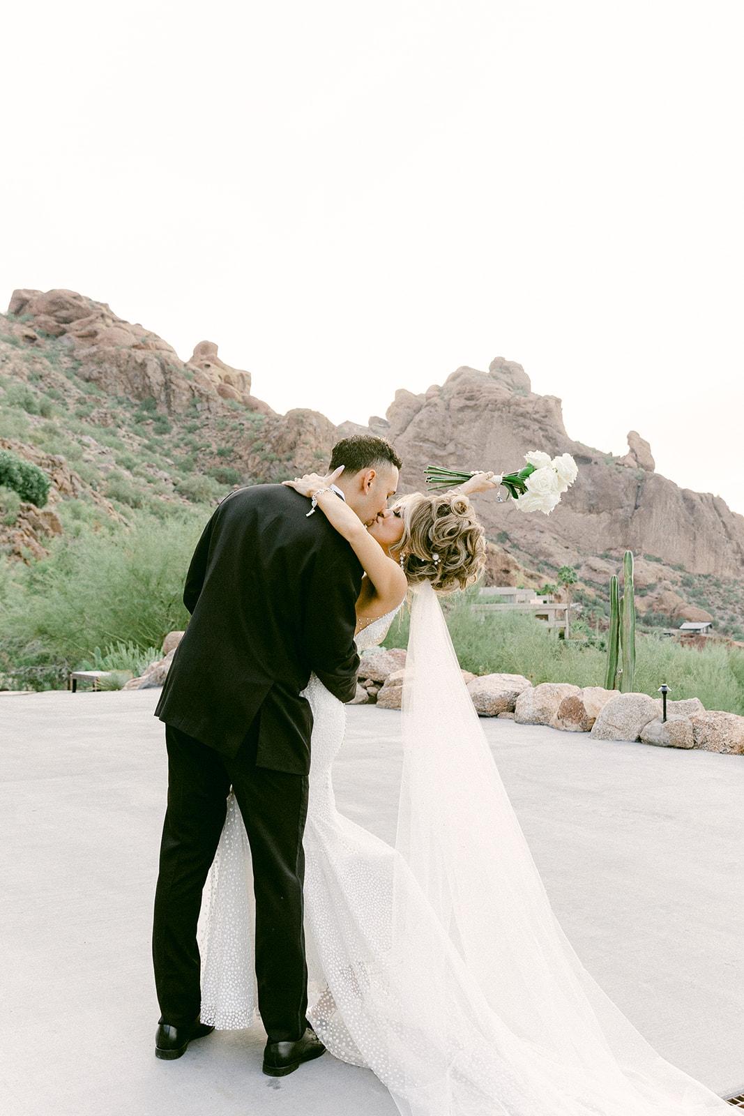 A Glamorous Fall Wedding at Sanctuary Resort 32