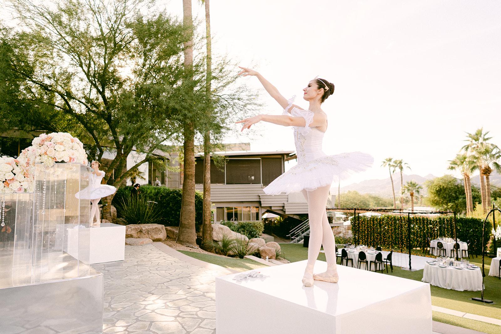 A Glamorous Fall Wedding at Sanctuary Resort 66