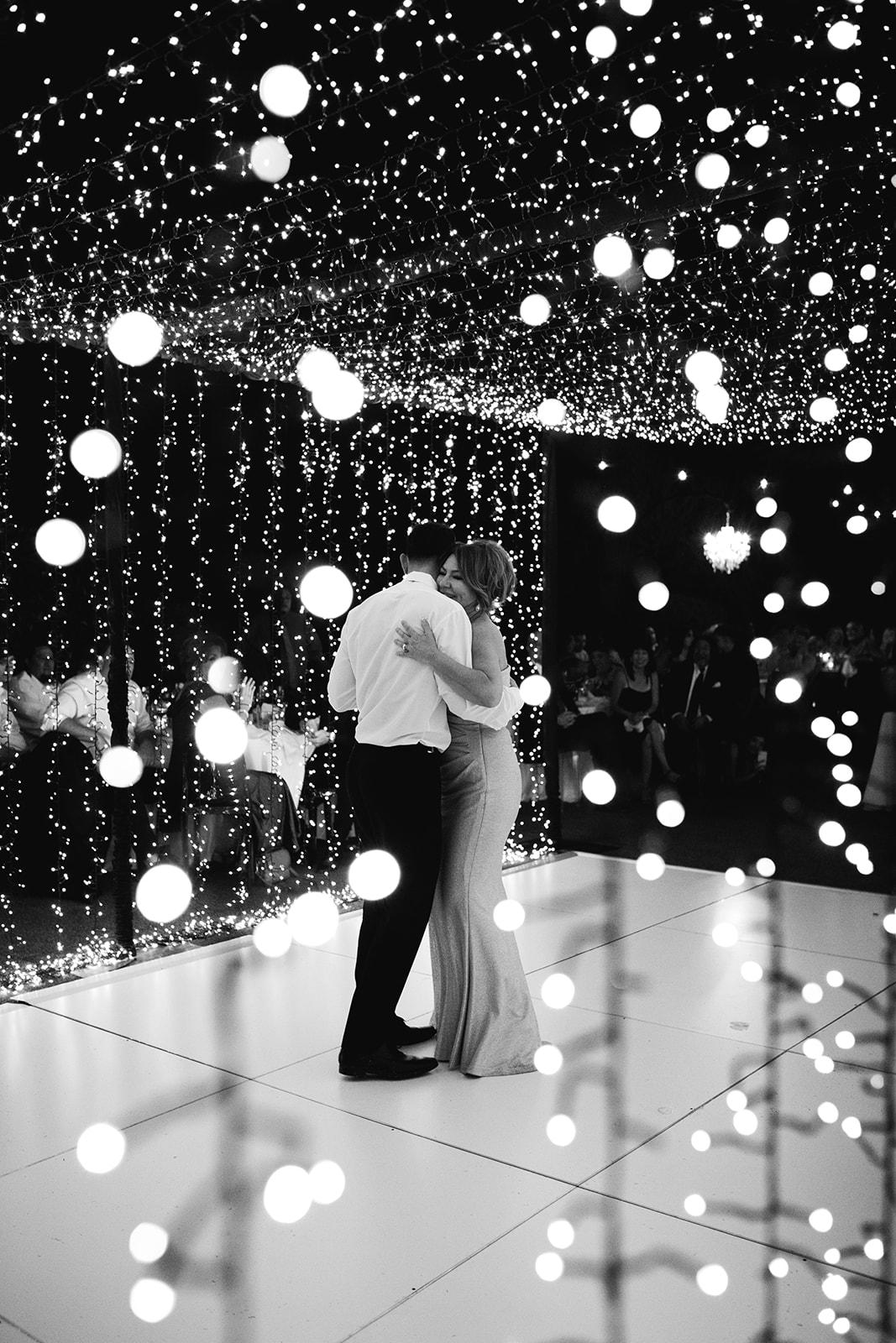 A Glamorous Fall Wedding at Sanctuary Resort 36