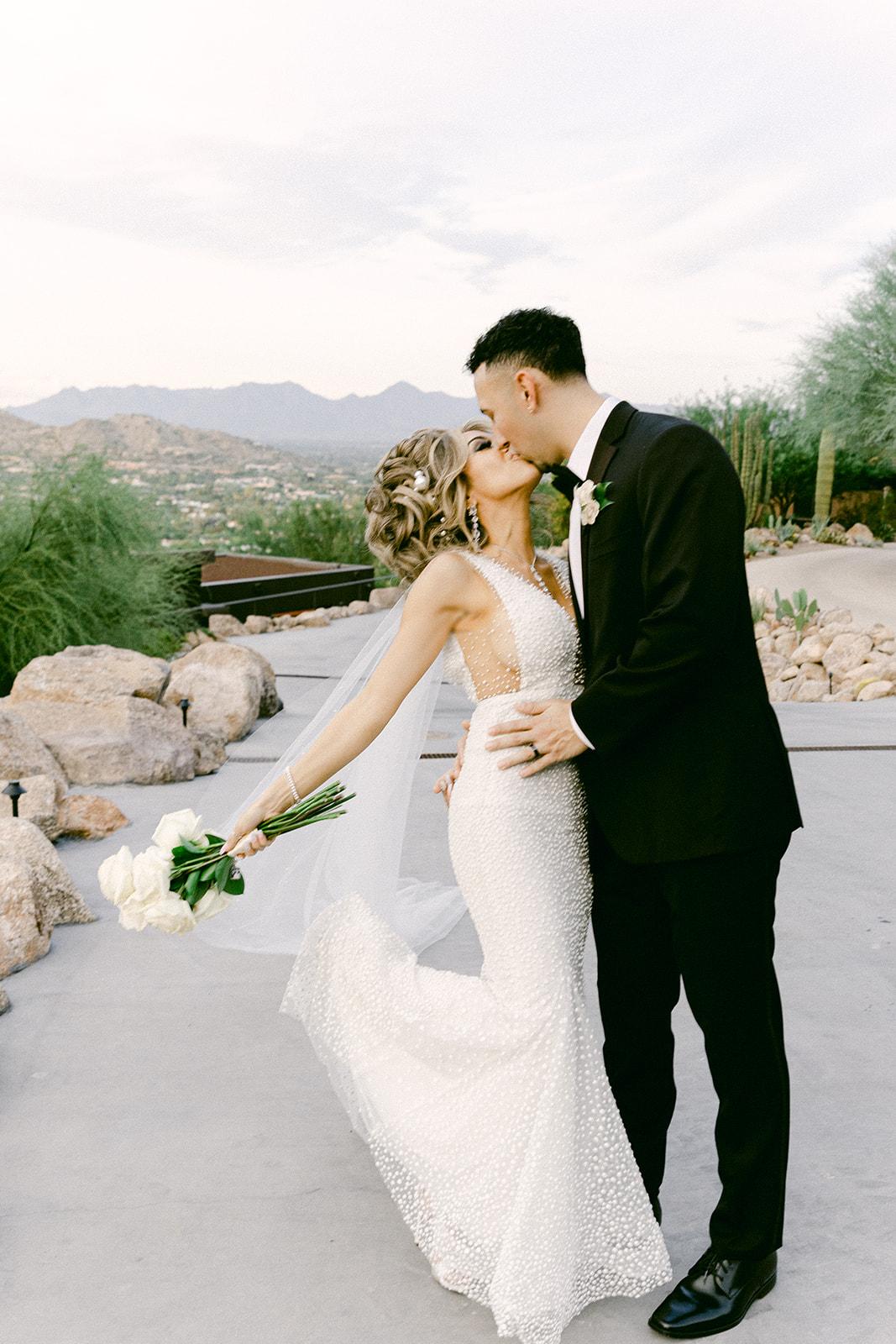 A Glamorous Fall Wedding at Sanctuary Camelback Mountain Resort