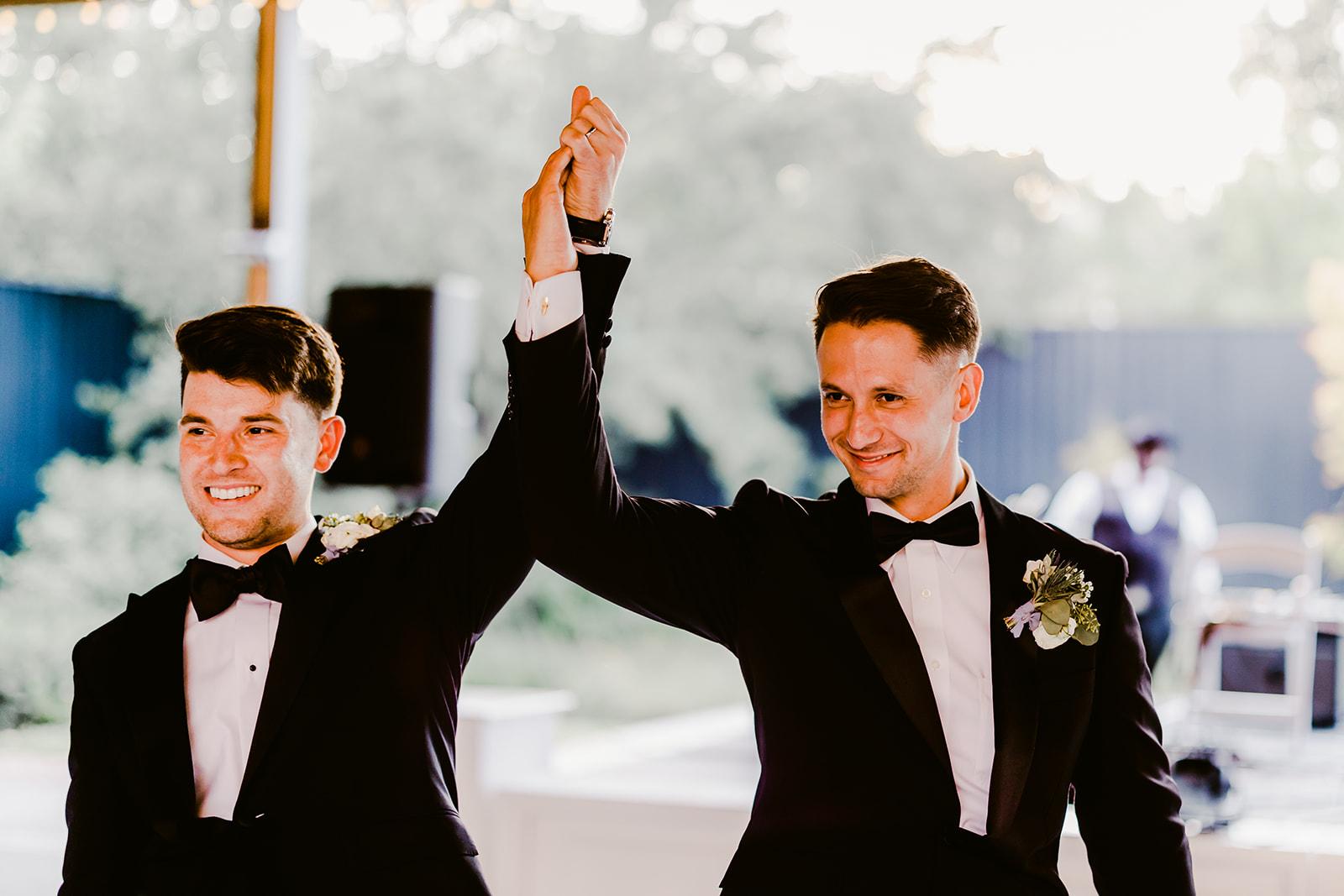 A Modern Fall Wedding at the Ships of the Sea Maritime Museum 16