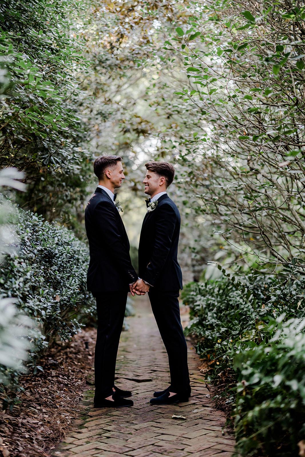 A Modern Fall Wedding at the Ships of the Sea Maritime Museum 47