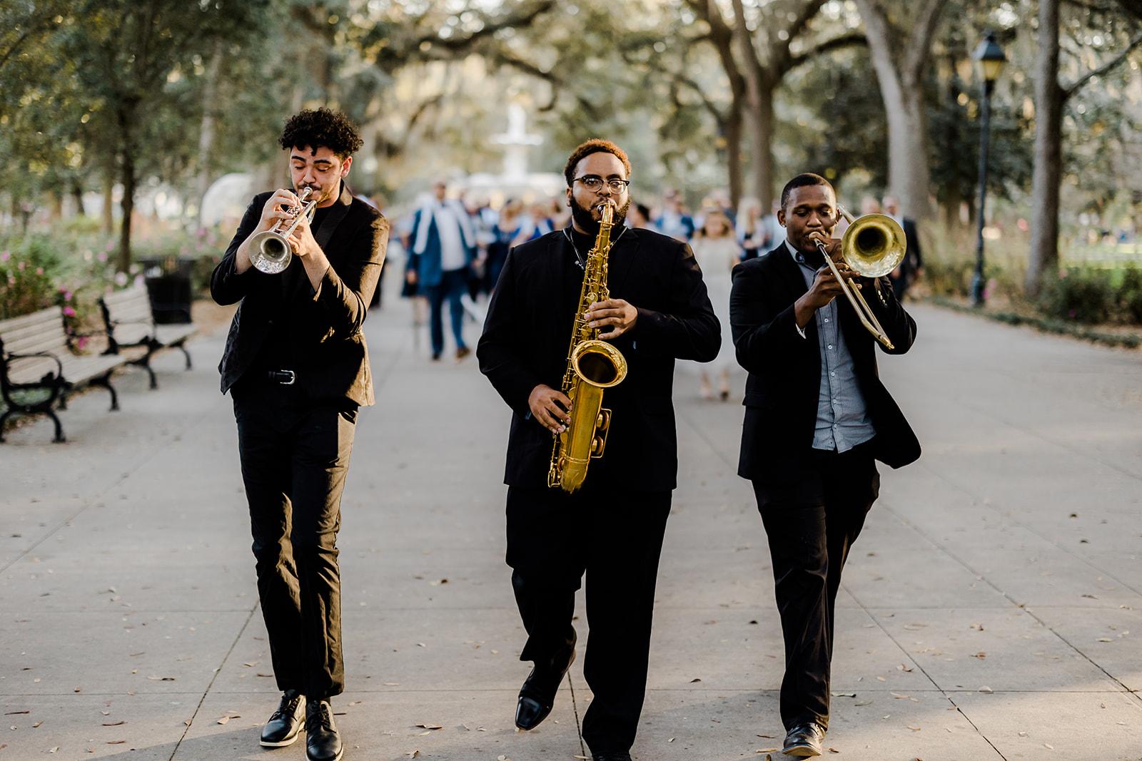 A Classic Spring Wedding at Forsyth Park Fountain 14