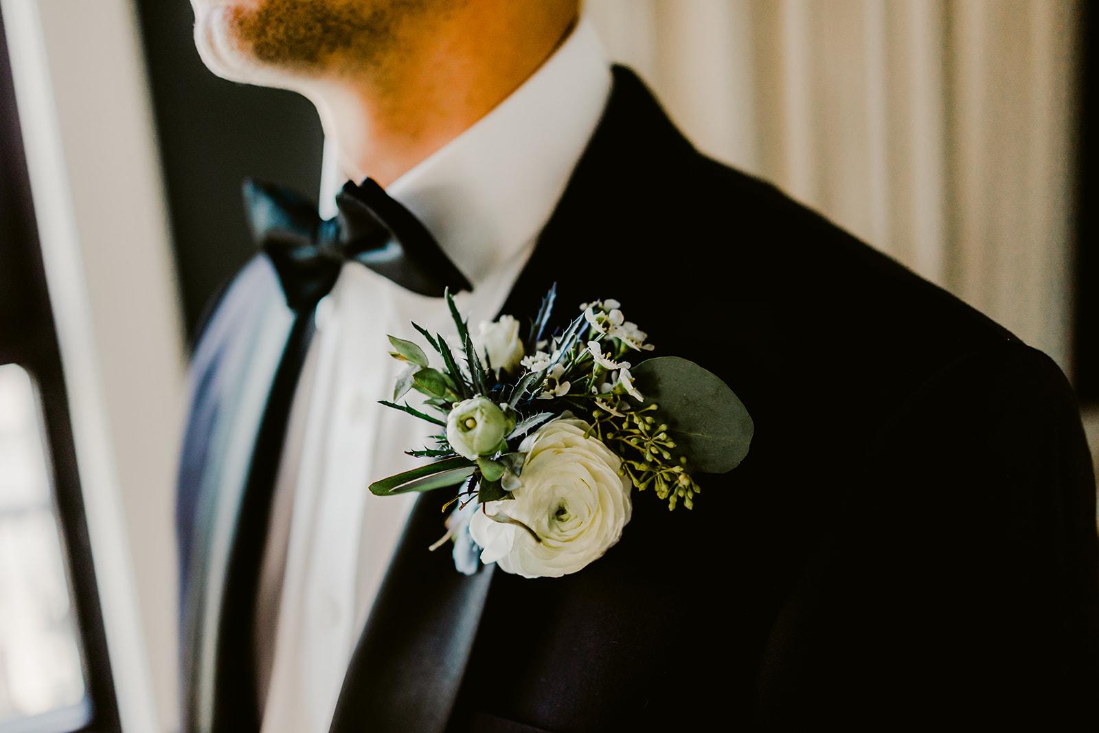 A Modern Fall Wedding at the Ships of the Sea Maritime Museum 6