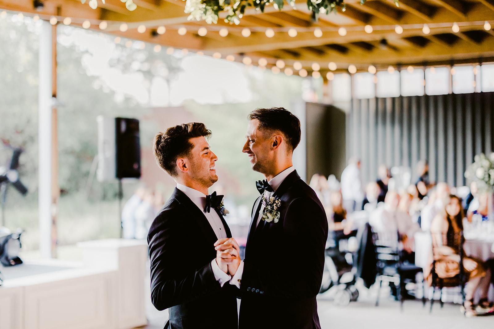 A Modern Fall Wedding at the Ships of the Sea Maritime Museum 46