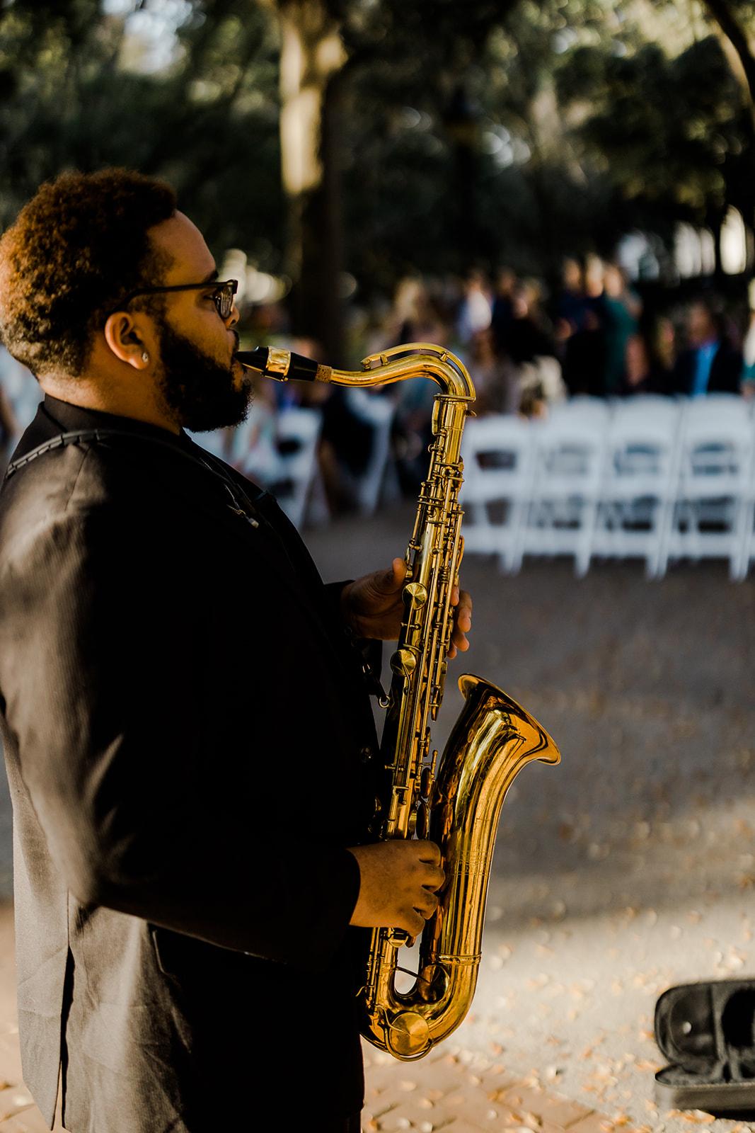 A Classic Spring Wedding at Forsyth Park Fountain 9