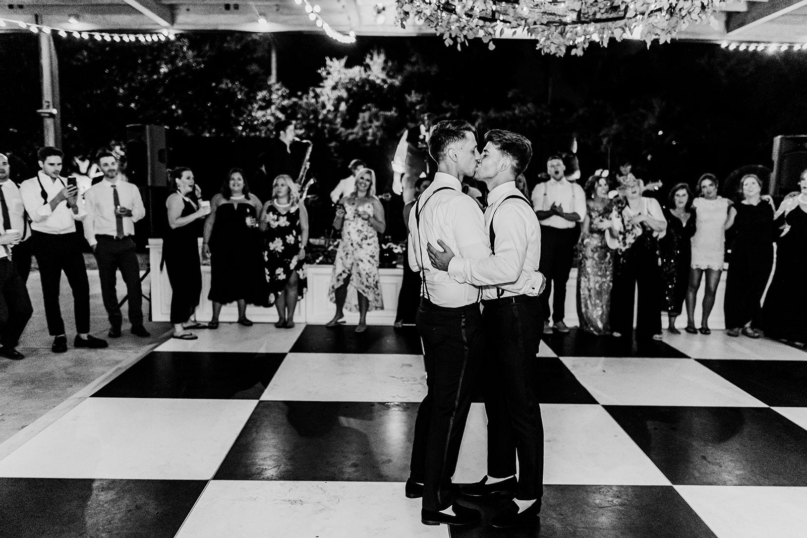 A Modern Fall Wedding at the Ships of the Sea Maritime Museum 19
