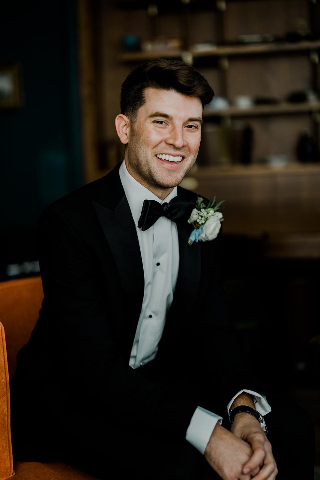 A Modern Fall Wedding at the Ships of the Sea Maritime Museum photo 4