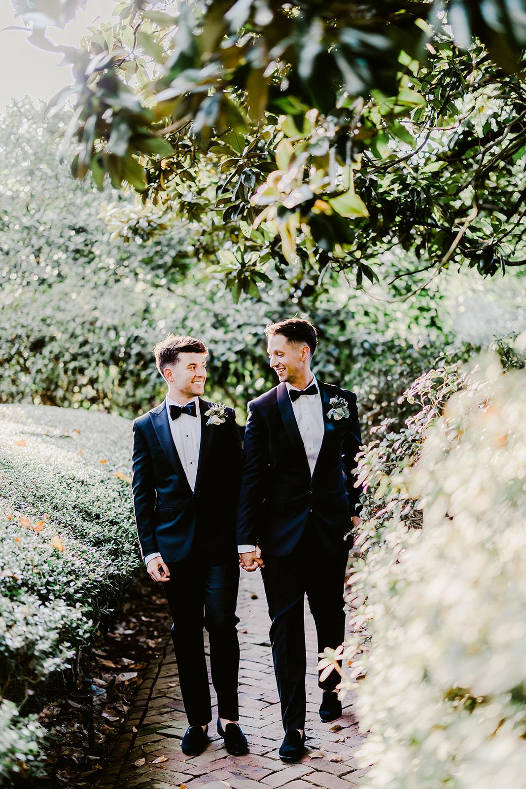 A Modern Fall Wedding at the Ships of the Sea Maritime Museum 52