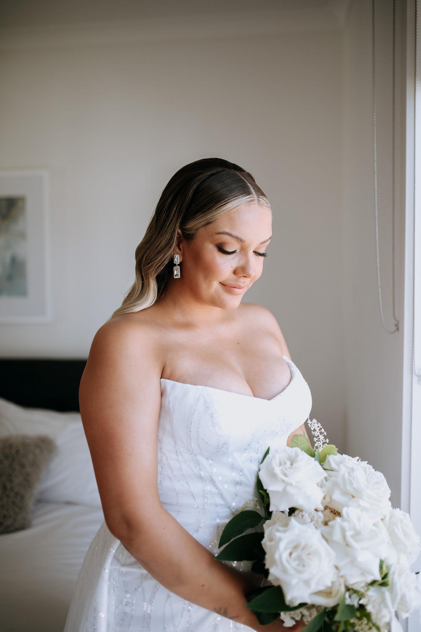 A Modern Winter Wedding at Prince Deck photo 4