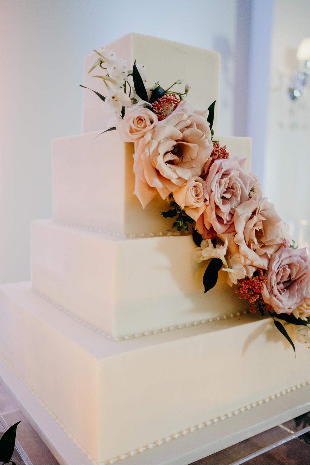 A Classic Spring Wedding at Aristide, McKinney 6